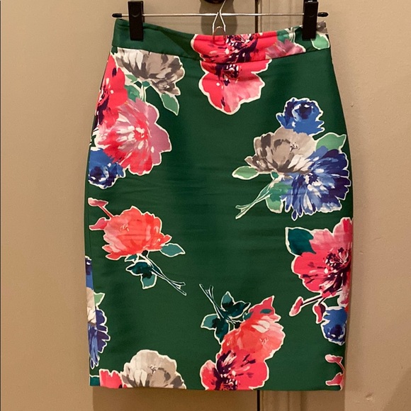 Kate Spade floral pencil skirt - Picture 2 of 5